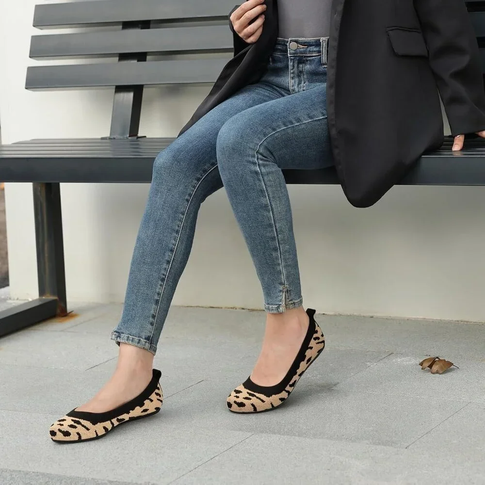 Women's Leopard Round Toe Slip On Dressy Casual Comfort Soft Flat Ballet Shoes - Picture 2 of 5